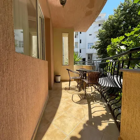 Alatoni Aparthotel