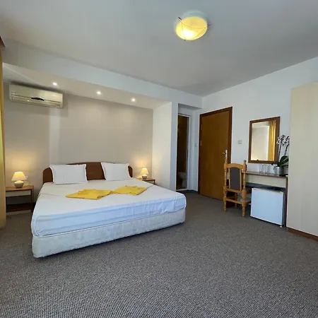 Alatoni Aparthotel 4*
