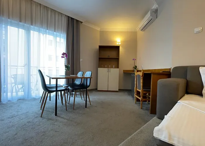 Alatoni 4*